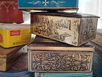 Lot 48 - vintage blikken dozen allerlei - afbeelding 4 van  4
