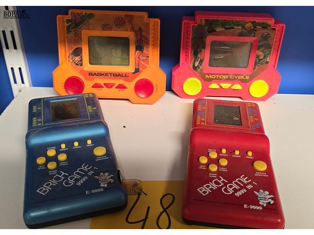 Lot 48 - vintage bricks games 4 stuks - afbeelding 1 van  3