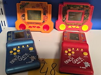 Lot 48 - vintage bricks games 4 stuks - afbeelding 1 van  3