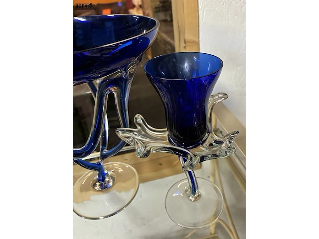 Lot 48 - vintage glazen kunstwerk - poolse glasblazerij - afbeelding 3 van  3