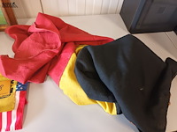 Lot 48 - vlaggen. 4 stuks - afbeelding 4 van  4