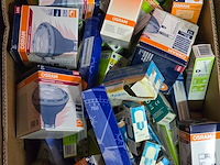 Lot 48 - volle bananendoos diverse lampen - afbeelding 1 van  1