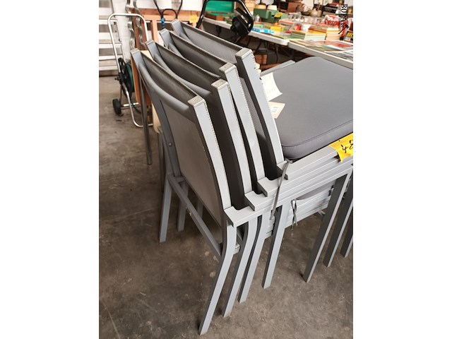Lot 480 - tuinstoelen bristol met kussens. 4 stuks - afbeelding 2 van  4