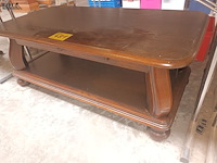 Lot 481 - eiken salontafel - afbeelding 1 van  3
