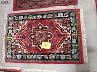Lot 481 - handgeweven oosters tapijt. 7 stuks - afbeelding 6 van  9