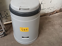Lot 481 - vuilnisbak allibert - afbeelding 1 van  3