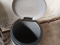 Lot 481 - vuilnisbak allibert - afbeelding 3 van  3