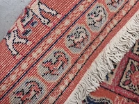 Lot 482 - handgeweven oosters tapijt - afbeelding 4 van  5