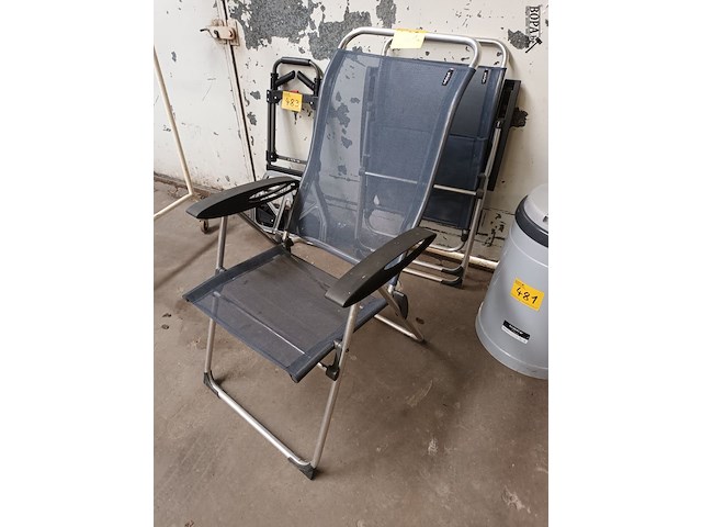 Lot 482 - plooistoelen lafuma. 2 stuks - afbeelding 1 van  4