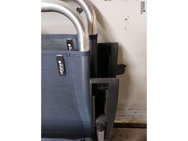 Lot 482 - plooistoelen lafuma. 2 stuks - afbeelding 4 van  4