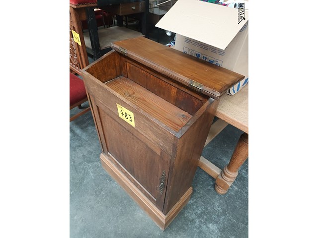 Lot 483 - bijbelkastje - afbeelding 2 van  4