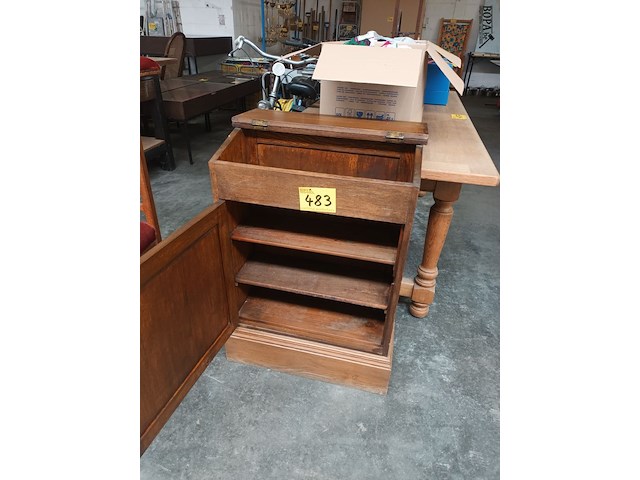 Lot 483 - bijbelkastje - afbeelding 3 van  4