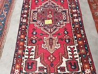 Lot 483 - handgeweven oosters tapijt