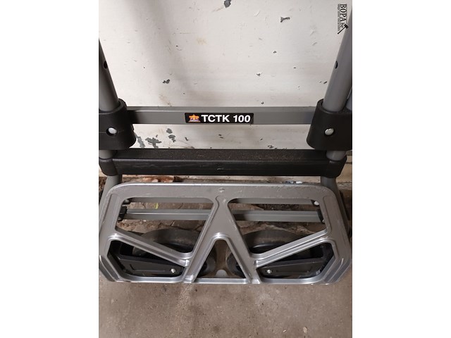 Lot 483 - opvouwbare steekkar - afbeelding 2 van  3