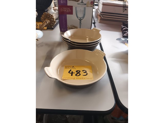 Lot 483 - ovenschaal le creuset. 4 stuks - afbeelding 2 van  3