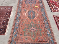 Lot 484 - handgeweven oosters tapijt