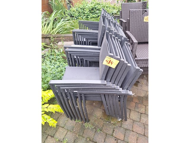 Lot 484 - terrasstoelen. 23 stuks - afbeelding 1 van  1