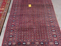 Lot 485 - handgeweven oosters tapijt