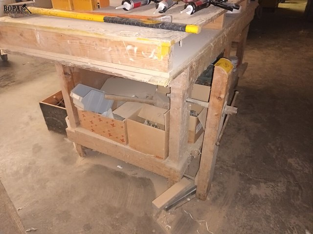 Lot 485 - houten werkbank - afbeelding 1 van  4