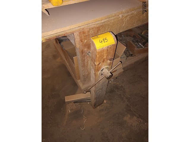 Lot 485 - houten werkbank - afbeelding 4 van  4