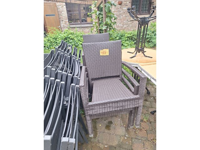 Lot 485 - wicker terrasstoelen 6 stuks - afbeelding 1 van  1