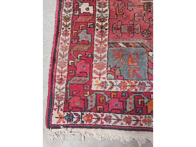 Lot 486 - handgeweven oosters tapijt - afbeelding 2 van  5