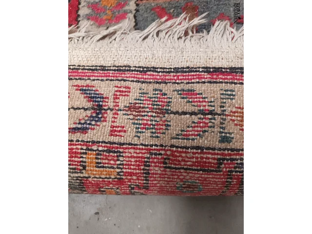 Lot 486 - handgeweven oosters tapijt - afbeelding 4 van  5