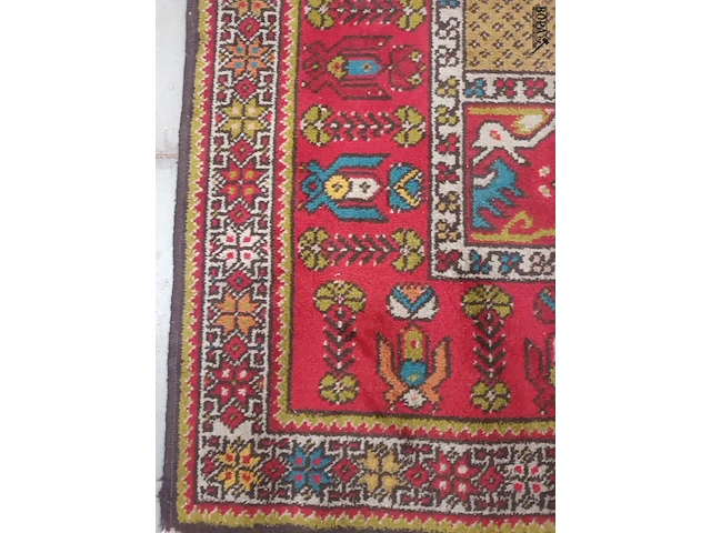 Lot 487 - handgeweven oosters tapijt - afbeelding 2 van  4