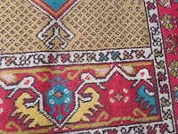 Lot 487 - handgeweven oosters tapijt - afbeelding 3 van  4