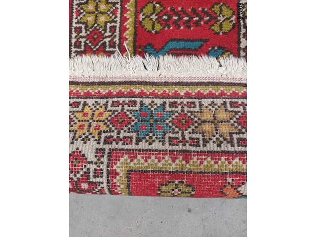 Lot 487 - handgeweven oosters tapijt - afbeelding 4 van  4