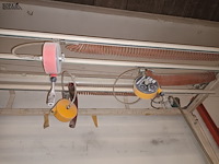 Lot 487 - metalen werkbank met katrollen - afbeelding 3 van  4