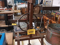Lot 488 - spinnewiel - afbeelding 1 van  4
