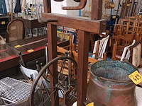 Lot 488 - spinnewiel - afbeelding 2 van  4