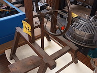 Lot 488 - spinnewiel - afbeelding 4 van  4