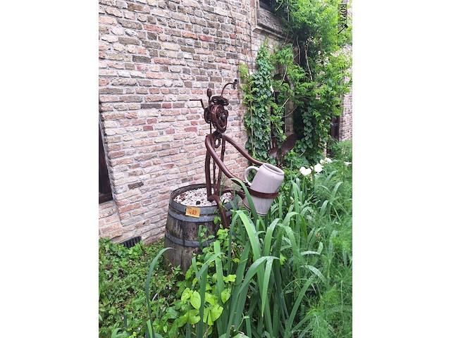 Lot 489 - houten ton met kunstwerk - afbeelding 2 van  2