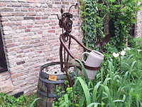 Lot 489 - houten ton met kunstwerk - afbeelding 2 van  2