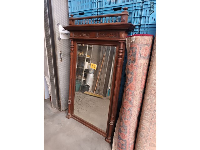 Lot 49 - antieke houten spiegel - afbeelding 1 van  4