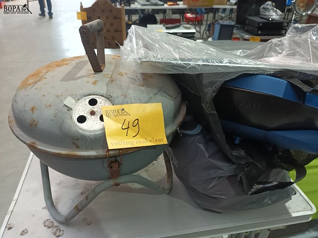 Lot 49 - bbq en toebehoren - afbeelding 1 van  6