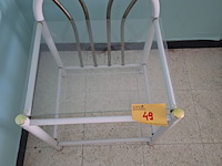 Lot 49 - bijzettafeltje. 2 stuks - afbeelding 1 van  4