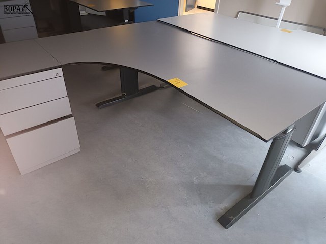 Lot 49 - bureautafel met ladeblok - afbeelding 1 van  3