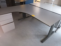 Lot 49 - bureautafel met ladeblok - afbeelding 1 van  3