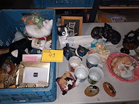 Lot 49 - decoratie met poezen - afbeelding 1 van  6