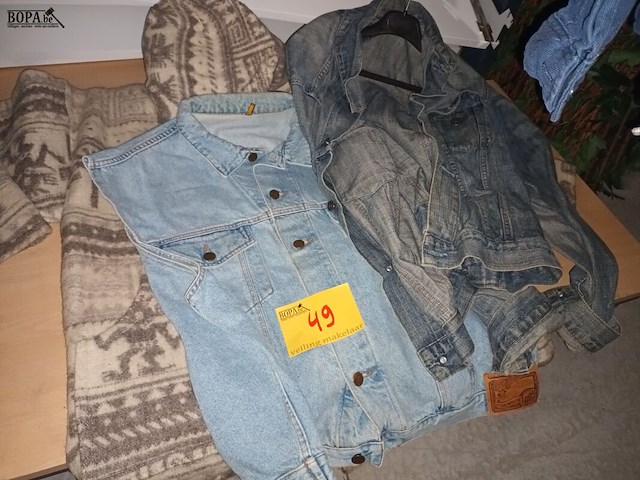 Lot 49 - jassen. 3 stuks - afbeelding 1 van  3