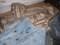 Lot 49 - jassen. 3 stuks - afbeelding 2 van  3