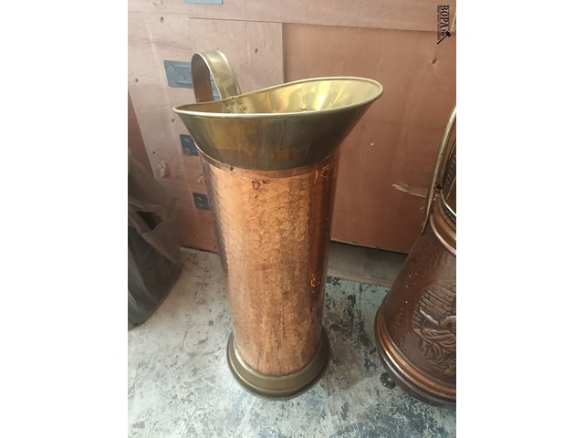 Lot 49 - koperen kolenkit. 3 stuks - afbeelding 2 van  4