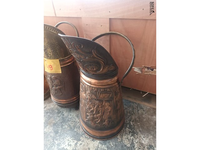 Lot 49 - koperen kolenkit. 3 stuks - afbeelding 4 van  4