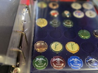 Lot 49 - lot champagnekurken en boeken - afbeelding 2 van  11