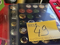 Lot 49 - lot champagnekurken en boeken - afbeelding 4 van  11