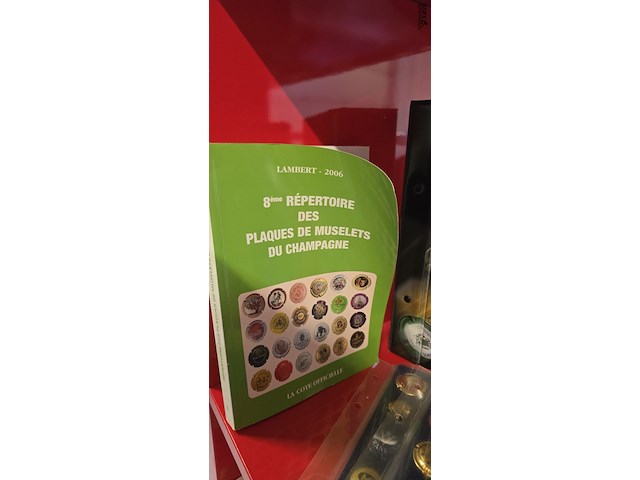 Lot 49 - lot champagnekurken en boeken - afbeelding 5 van  11