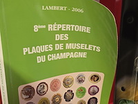 Lot 49 - lot champagnekurken en boeken - afbeelding 5 van  11